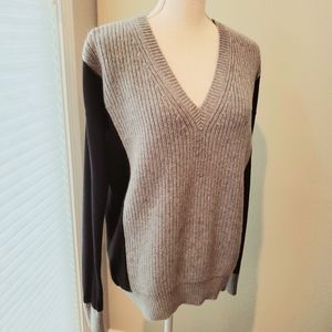 Derek Lam Grey/Black Cashmere V-neck Pullover Sweater